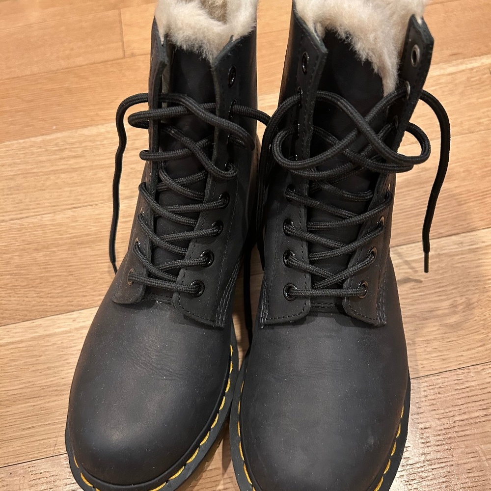 Dr. Martens Serena BN Boots Women's 38 US 7
